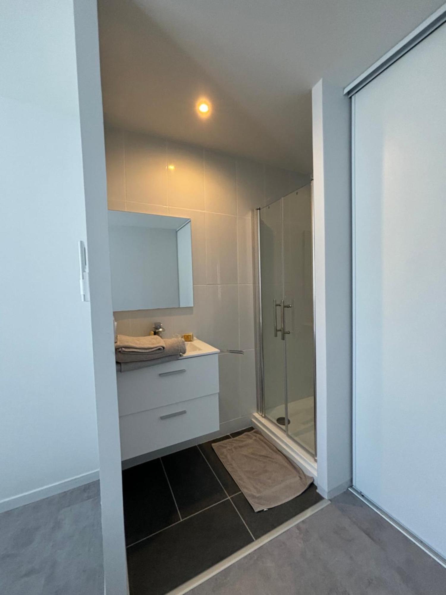 Chez Oma I 1 Appartement Independant Opi I 3 Chambres Privatives Avec Salle D Eau Et Salon Commun Cuisine Commune Wc Commun Patio Commun Avignon Bagian luar foto